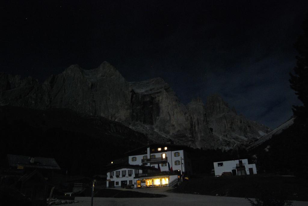 Hotel Rifugio Gardeccia Hutte Pozza di Fassa Exteriér fotografie