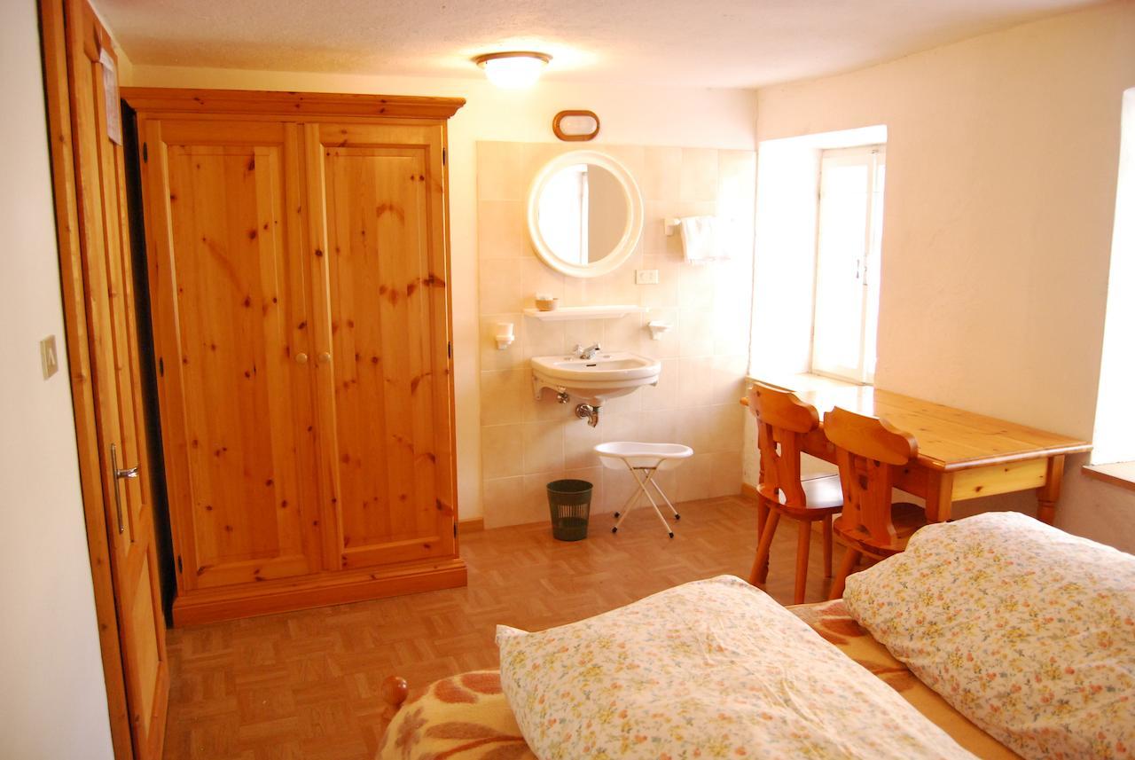Hotel Rifugio Gardeccia Hutte Pozza di Fassa Pokoj fotografie